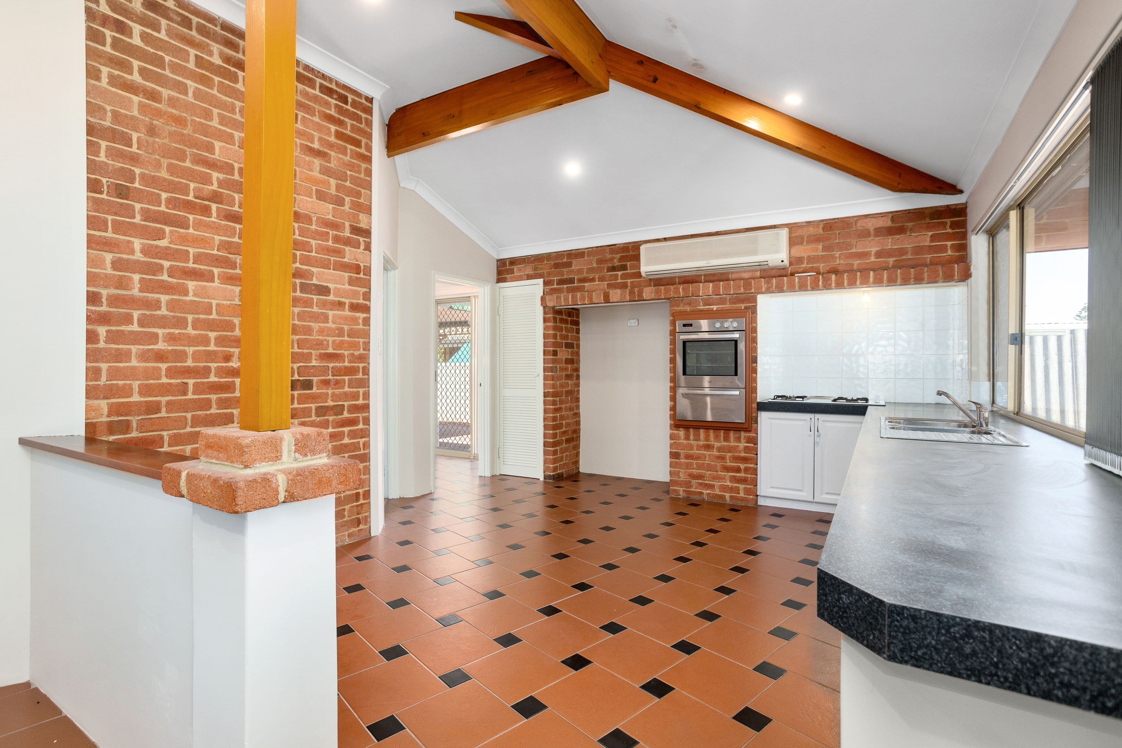67 Maguire Avenue, Beechboro WA 6063, Beechboro - Thumbnail 4