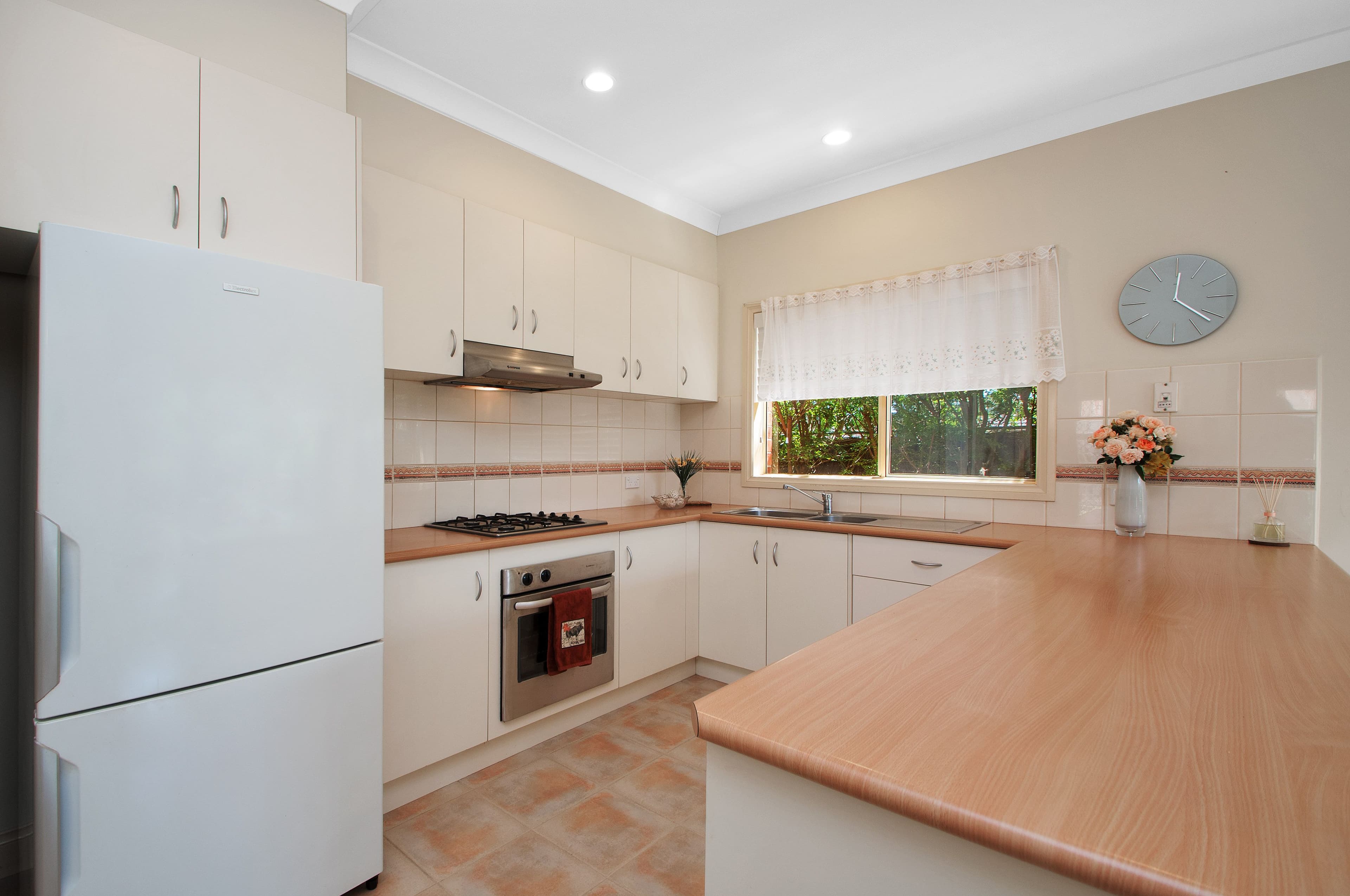 22 CHATSWOOD Grove, Chirnside Park VIC 3116, Chirnside Park - Thumbnail 3
