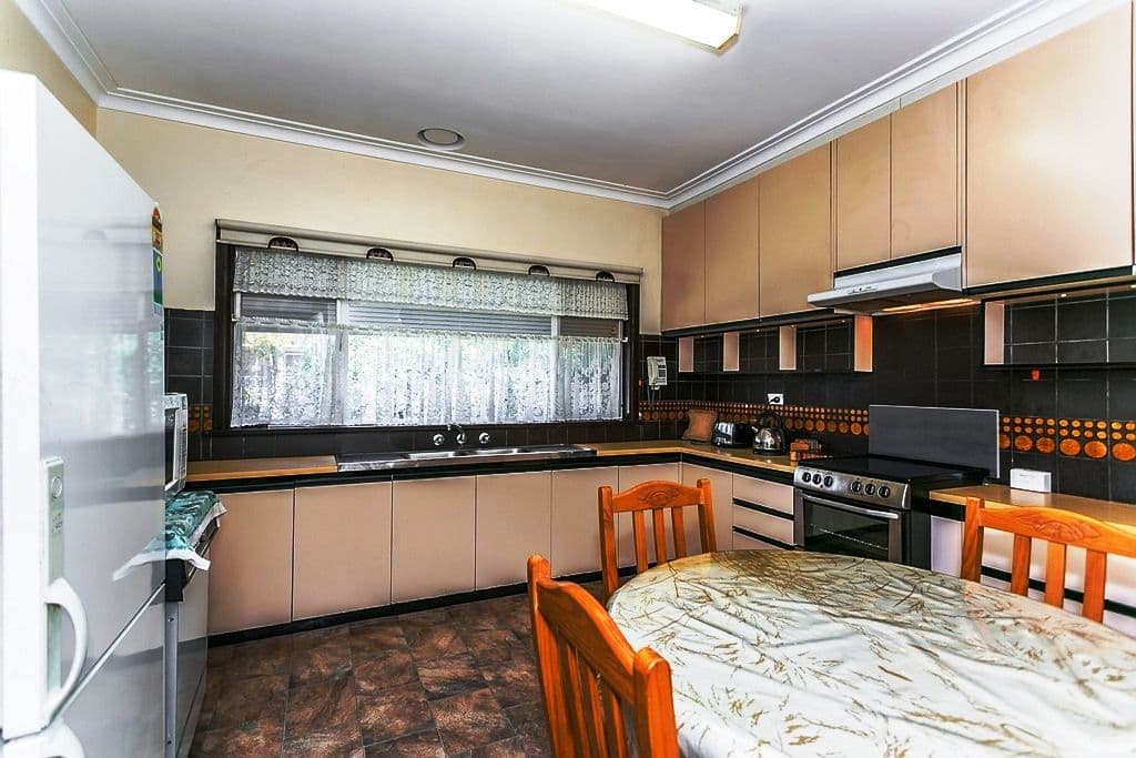8 Southwold Street, ST ALBANS VIC 3021, St Albans - Thumbnail 3