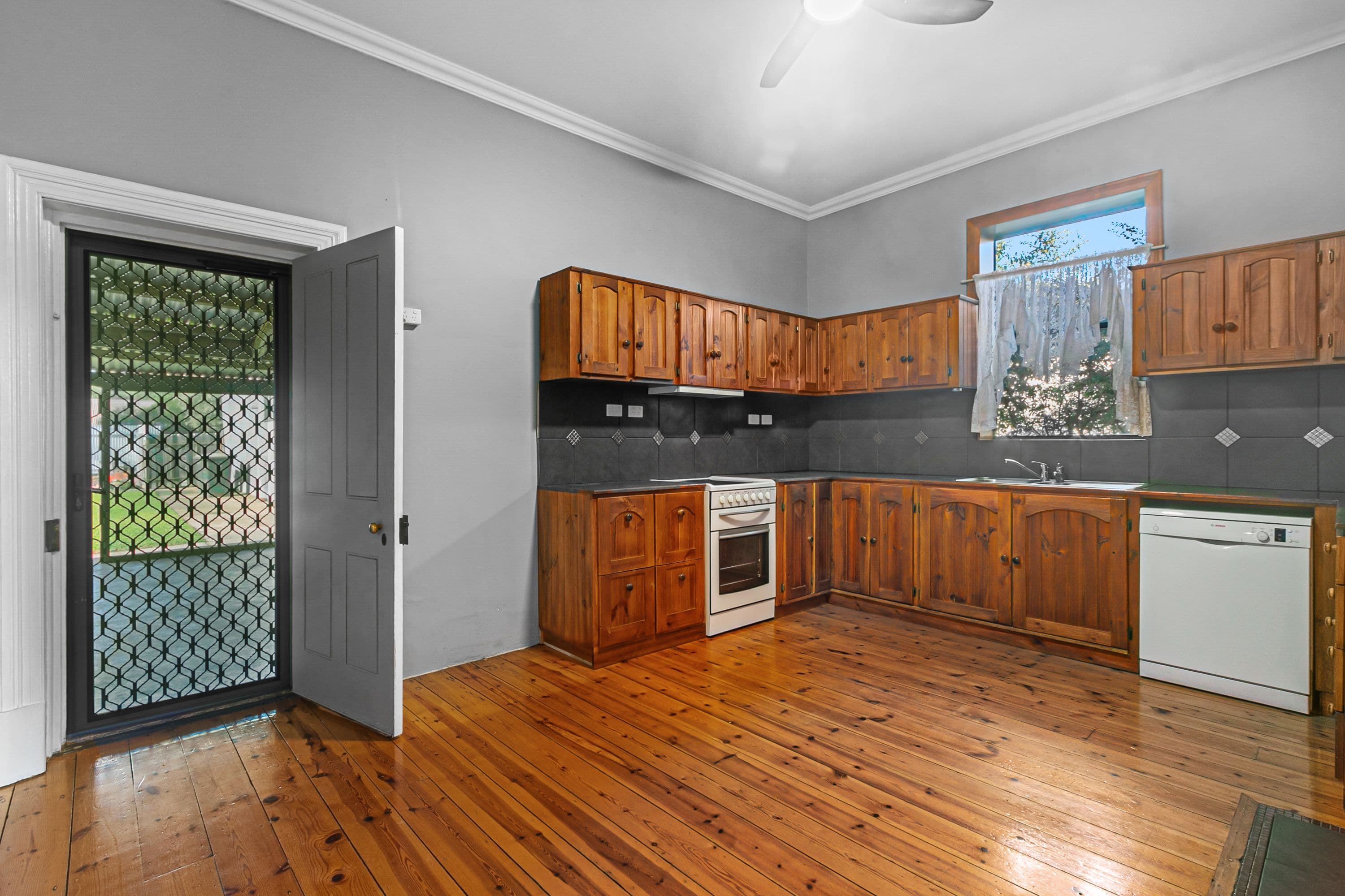 81 Stirling Terrace, Kadina SA 5554, Kadina - Thumbnail 2