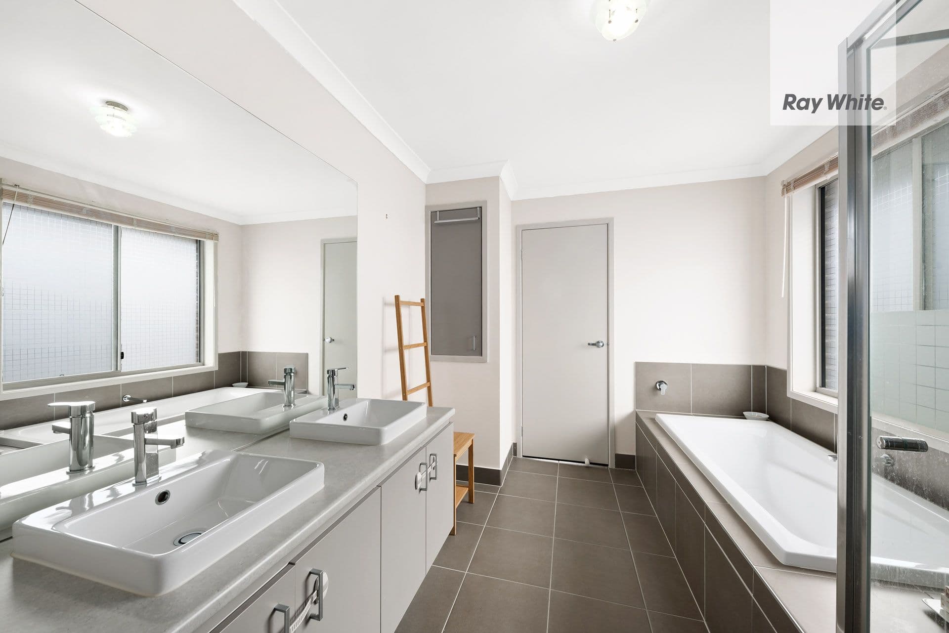 18 WOORAWA Drive, Doreen VIC 3754, Doreen - Thumbnail 6