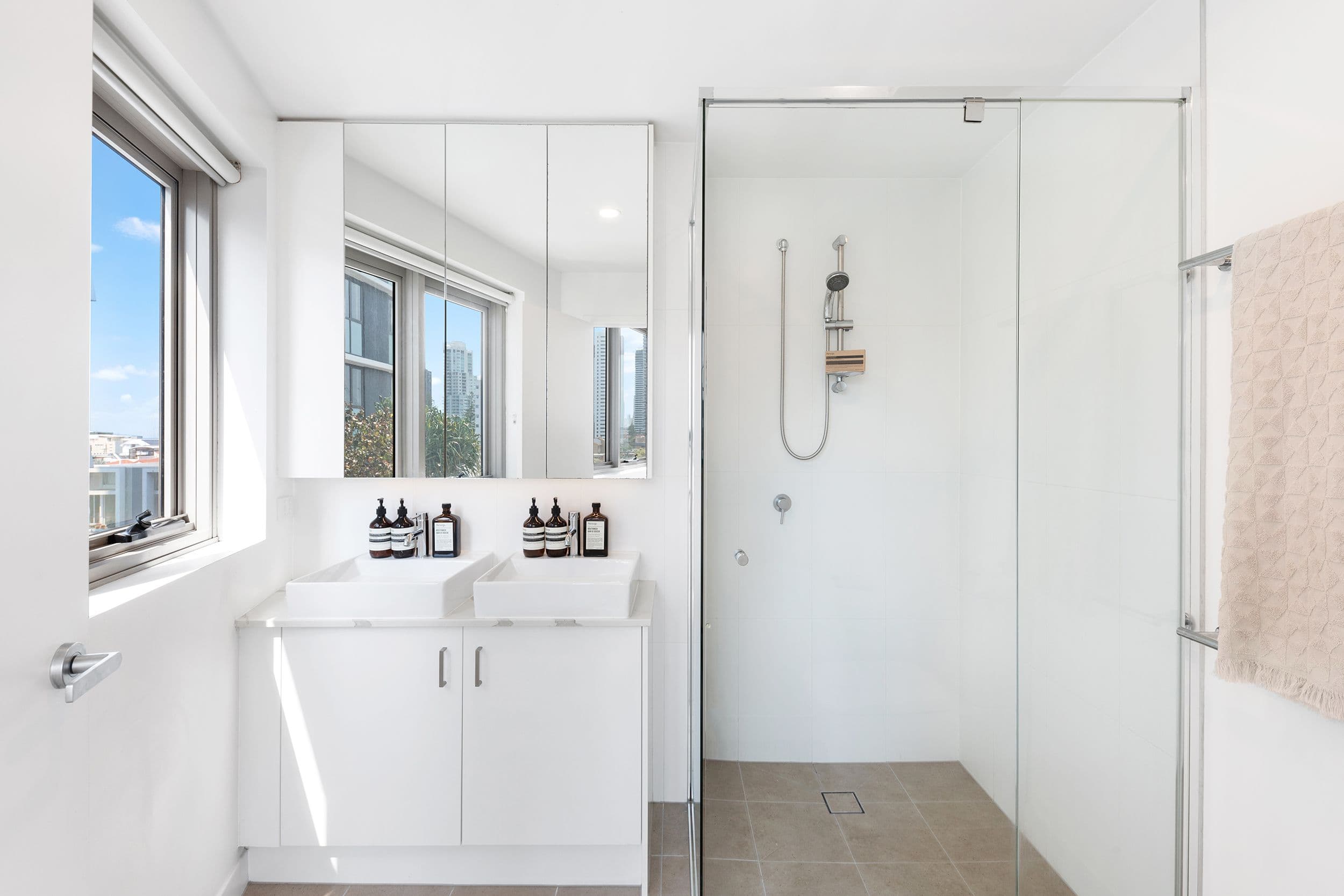 51 Peerless Avenue, Mermaid Beach QLD 4218, Mermaid Beach - Thumbnail 6