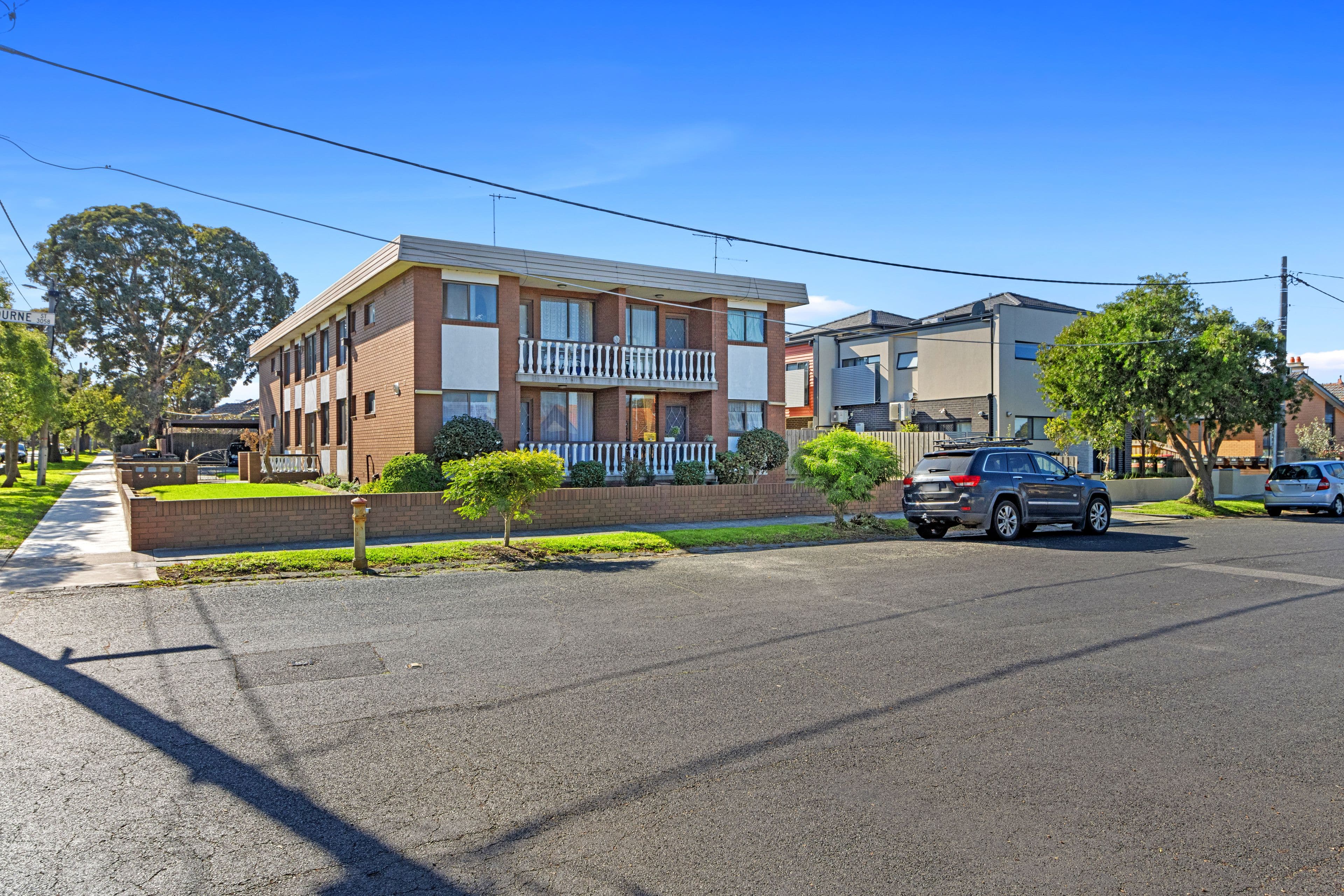 22 Selbourne Street, Coburg VIC 3058, Coburg - Thumbnail 2