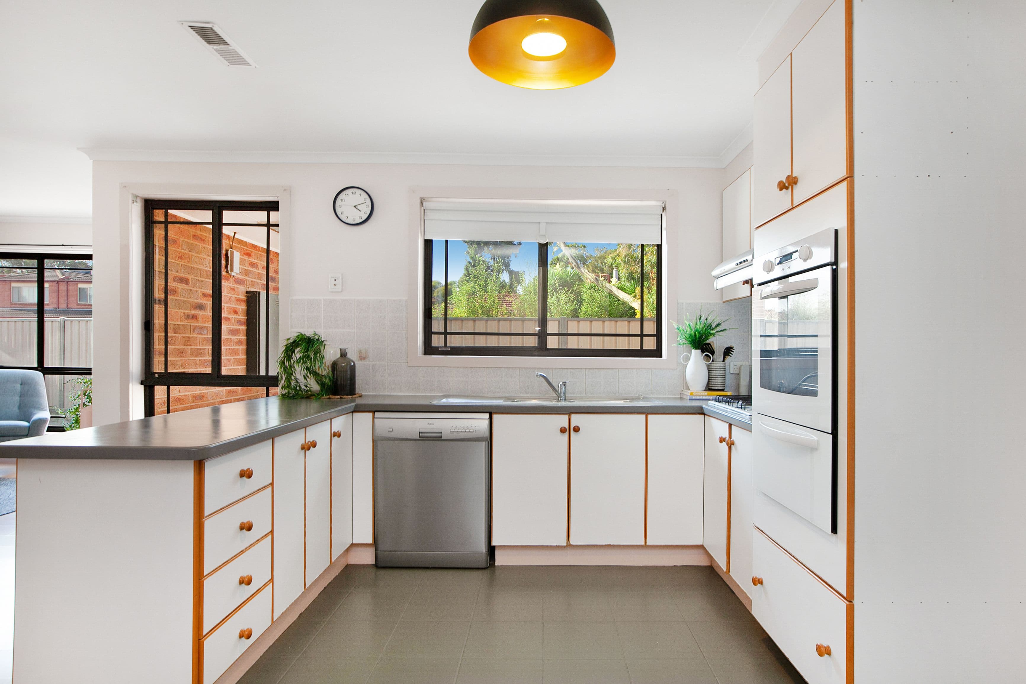 1 Leichardt Crescent, Reservoir VIC 3073, Reservoir - Thumbnail 3