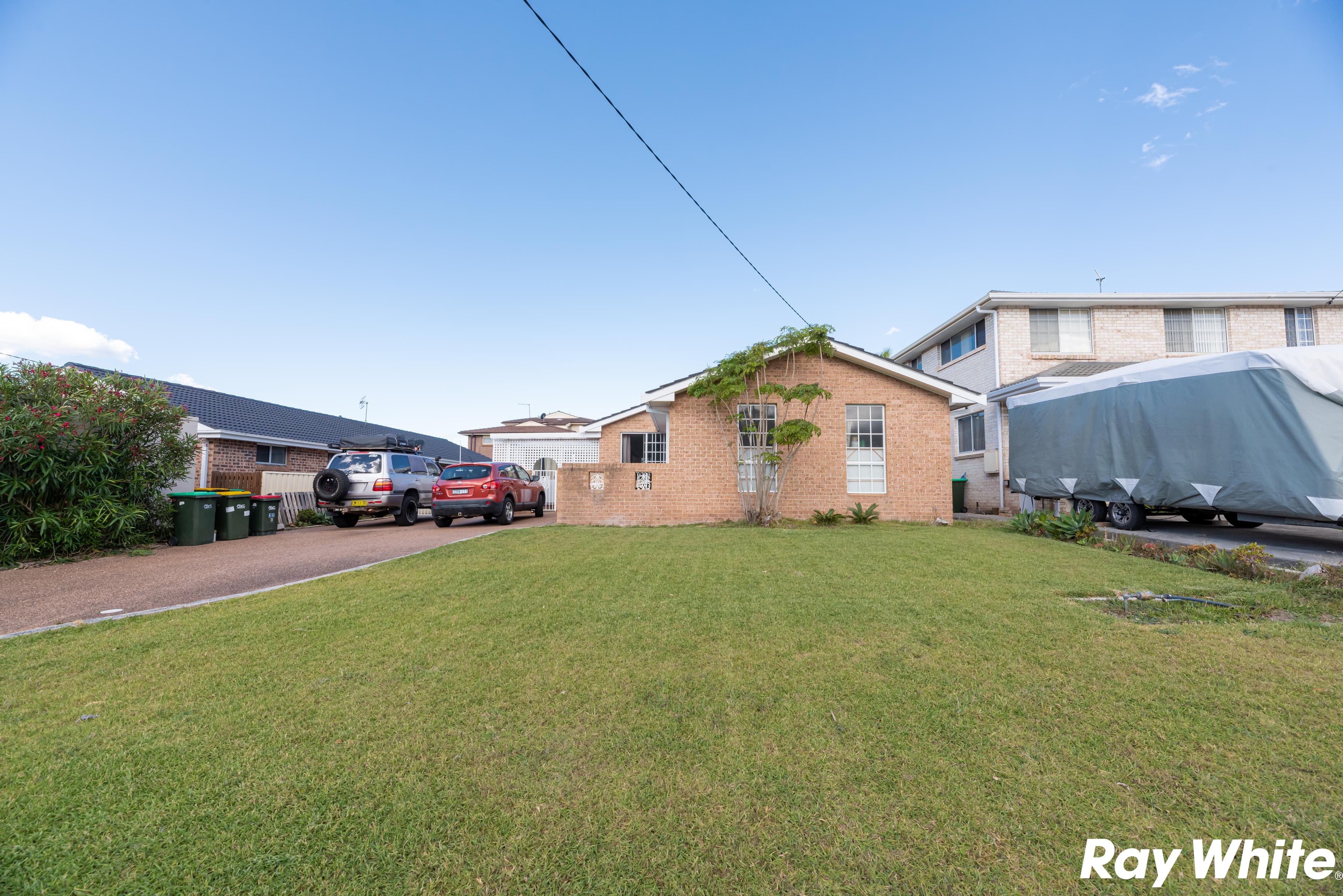 32 Lakeview Crescent, Forster - Image 1