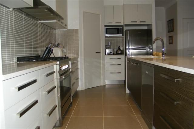 2A Southern Cross Close, GLADSTONE QLD 4680, Gladstone - Thumbnail 2