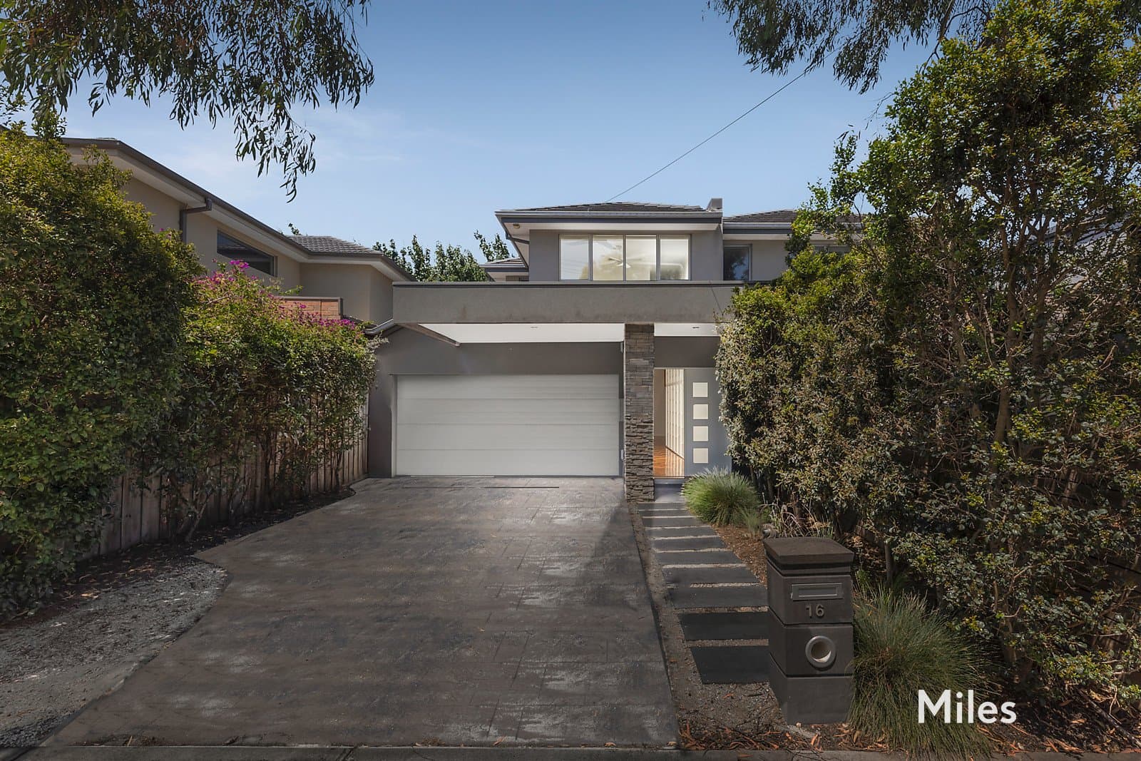 16 Ayton Street, Ivanhoe, Ivanhoe - Thumbnail 3