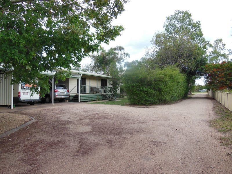 94 Gregory Highway, Emerald QLD 4720, Emerald - Thumbnail 2