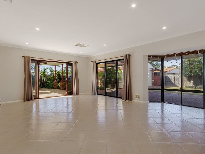17 CLEOPATRA Drive, COODANUP WA 6210, Coodanup - Thumbnail 4