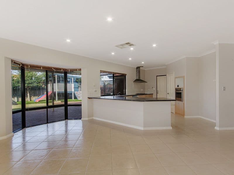 17 CLEOPATRA Drive, COODANUP WA 6210, Coodanup - Thumbnail 5