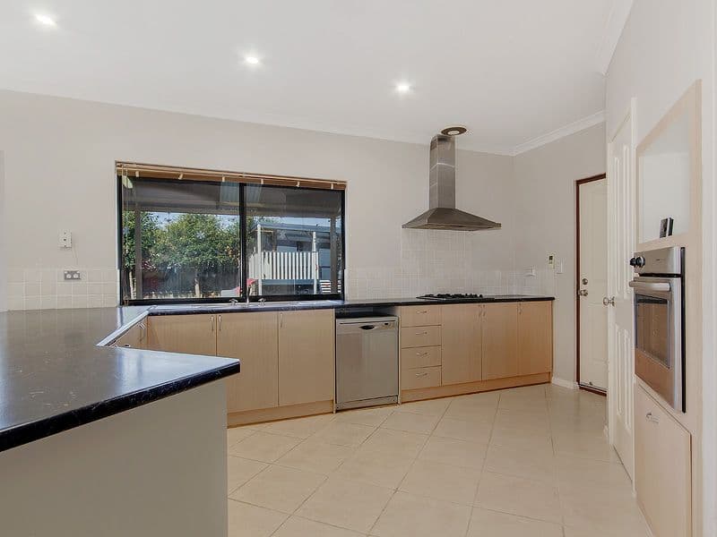 17 CLEOPATRA Drive, COODANUP WA 6210, Coodanup - Thumbnail 6