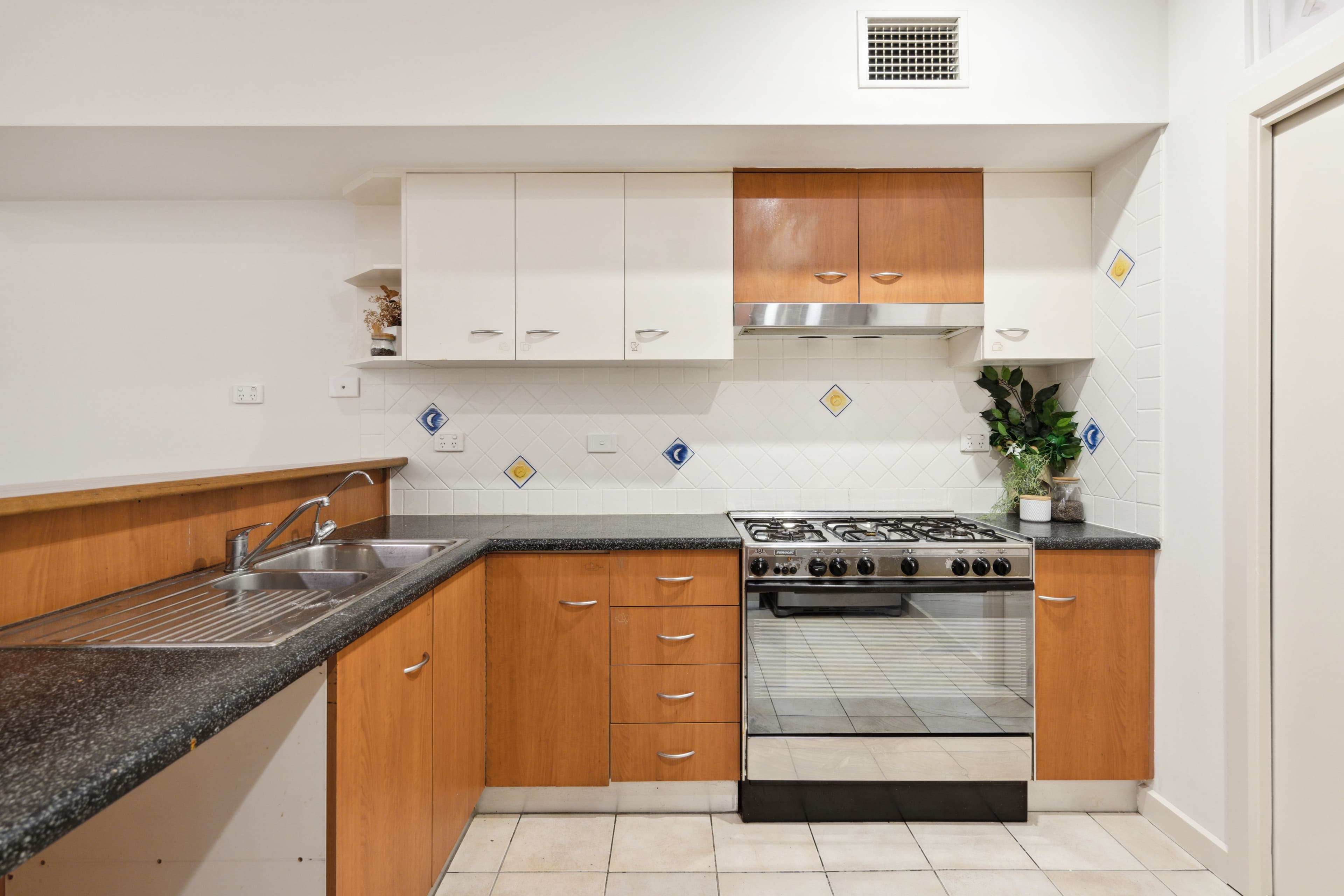 67 symonds Place, Adelaide SA 5000, Adelaide - Thumbnail 7