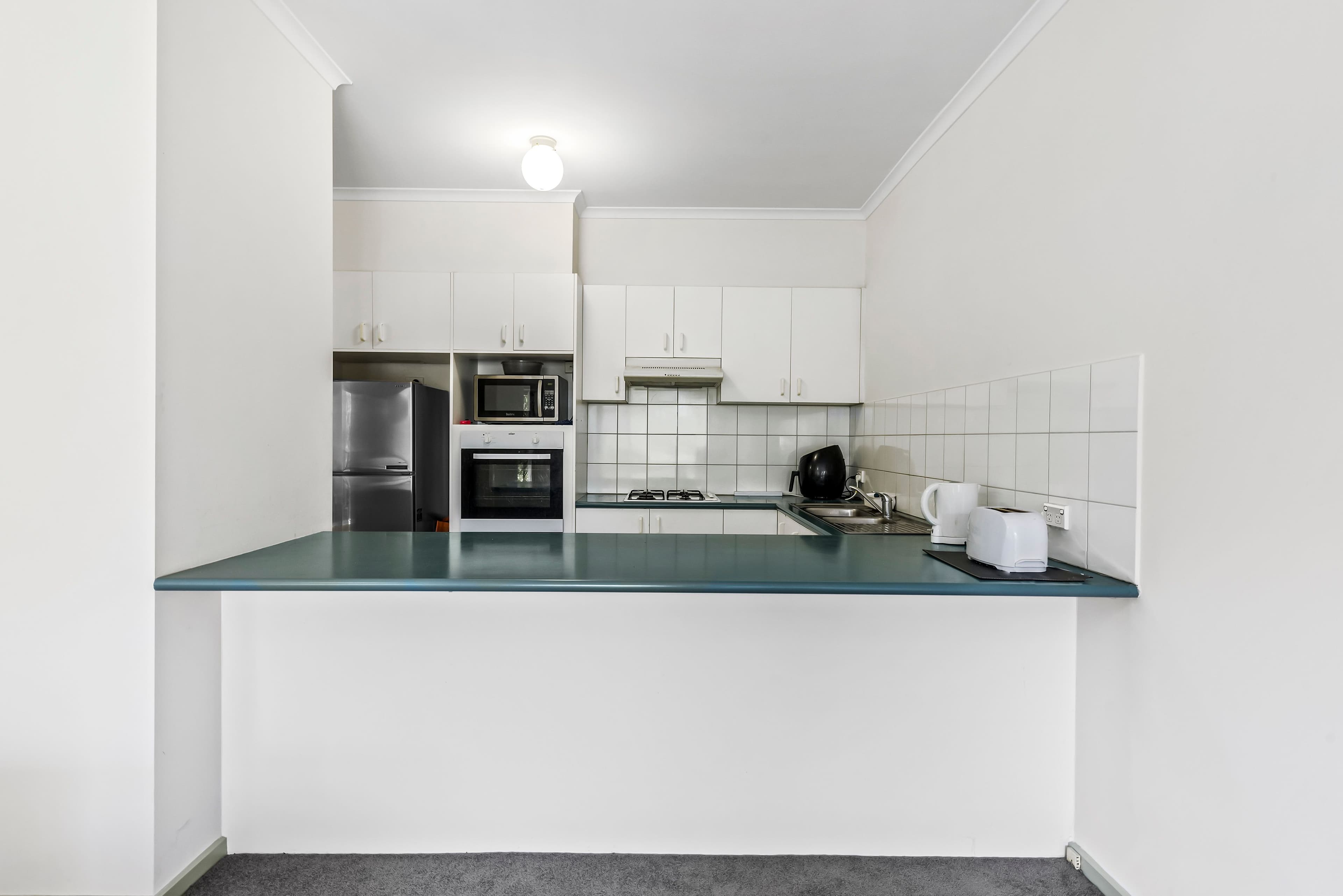 27 The Quadrangle, Glen Waverley VIC 3150, Glen Waverley - Thumbnail 3