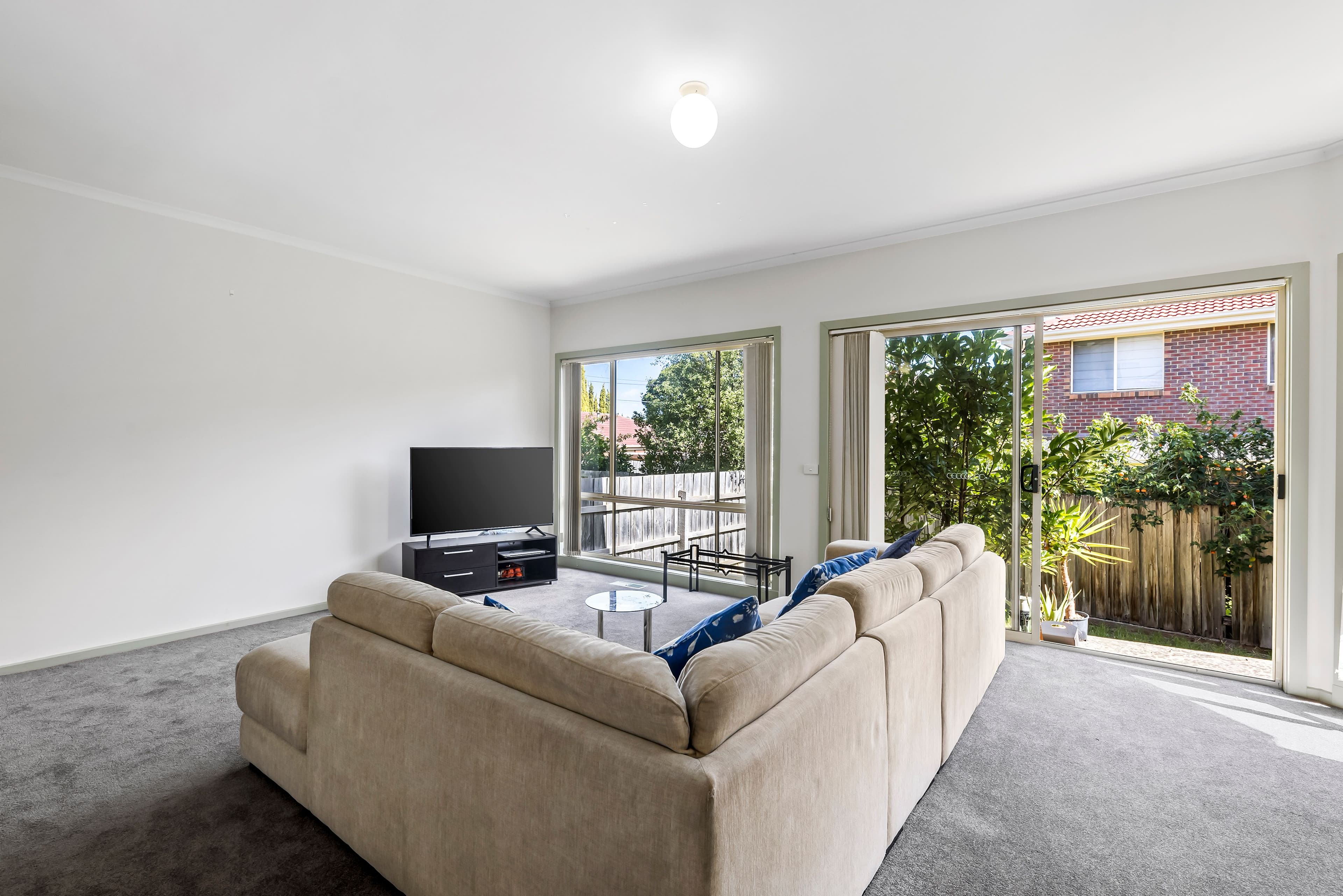27 The Quadrangle, Glen Waverley VIC 3150, Glen Waverley - Thumbnail 4