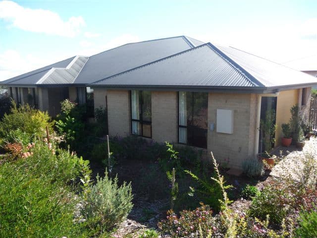 1 Debbie Court, HIGHFIELDS QLD 4352, Highfields - Image 1