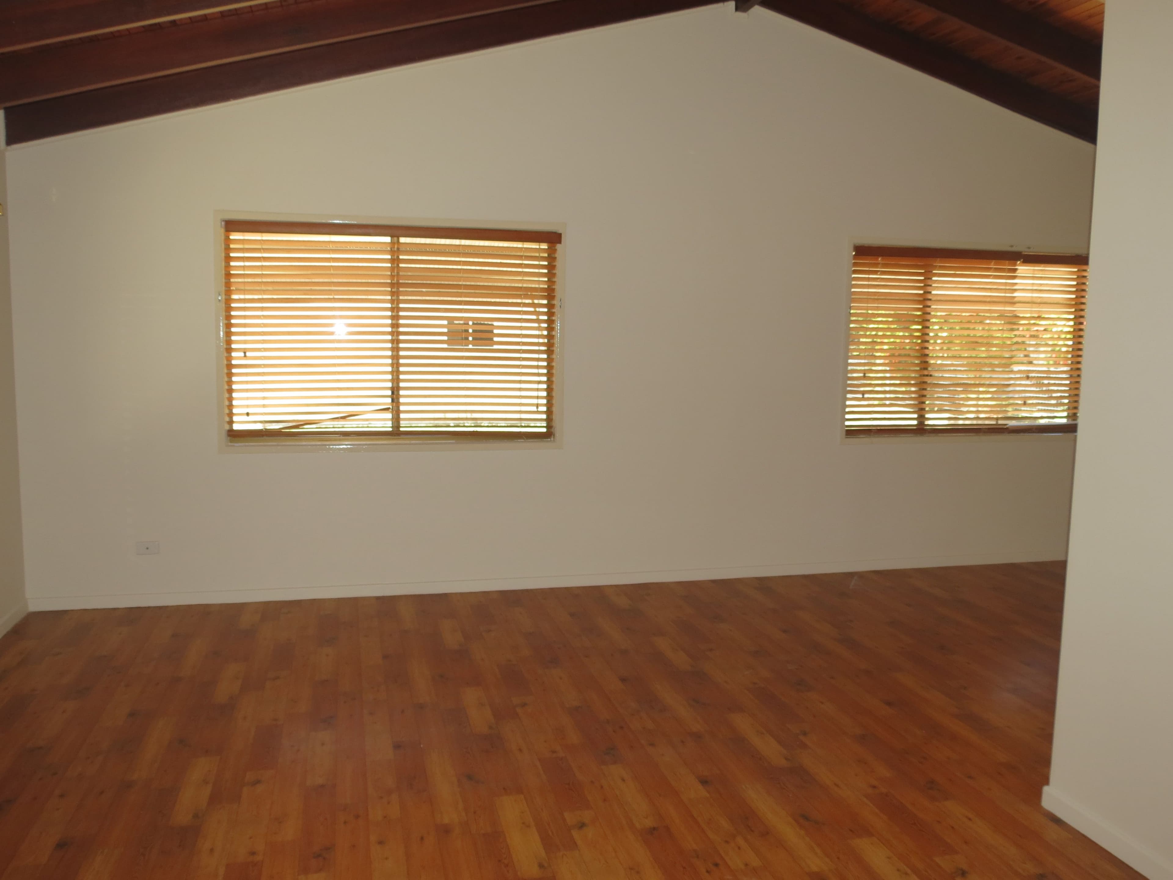 4 Morse Street, Emerald QLD 4720, Emerald - Thumbnail 4