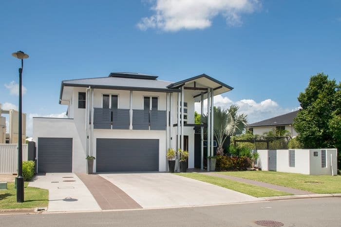 38 Calmwater Crescent, Helensvale QLD 4212, Helensvale - Thumbnail 2