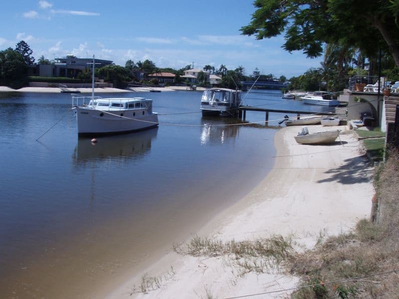 16 Carmel Court, BROADBEACH WATERS QLD 4218, Broadbeach Waters - Thumbnail 4