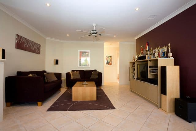 9 Barnett Street, HUNTINGDALE WA 6110, Huntingdale - Thumbnail 2