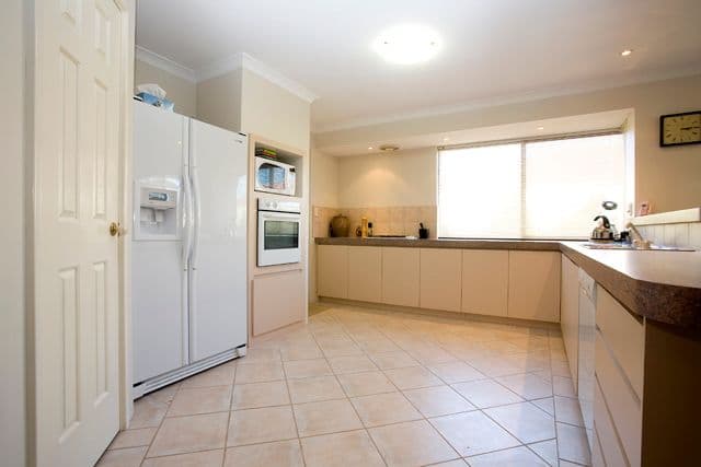 9 Barnett Street, HUNTINGDALE WA 6110, Huntingdale - Thumbnail 4