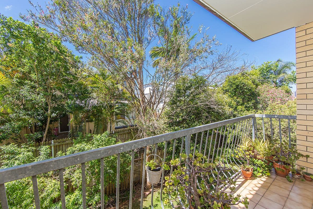 87 Farnell Street, Chermside QLD 4032, Chermside - Thumbnail 5