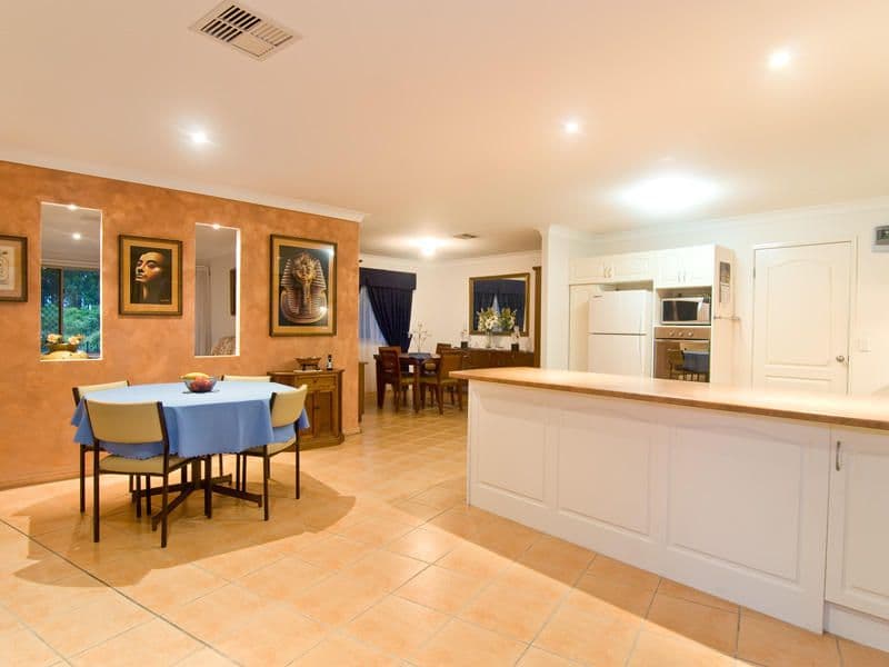 11 Ivadale Boulevard, LITTLE MOUNTAIN QLD 4551, Little Mountain - Thumbnail 4