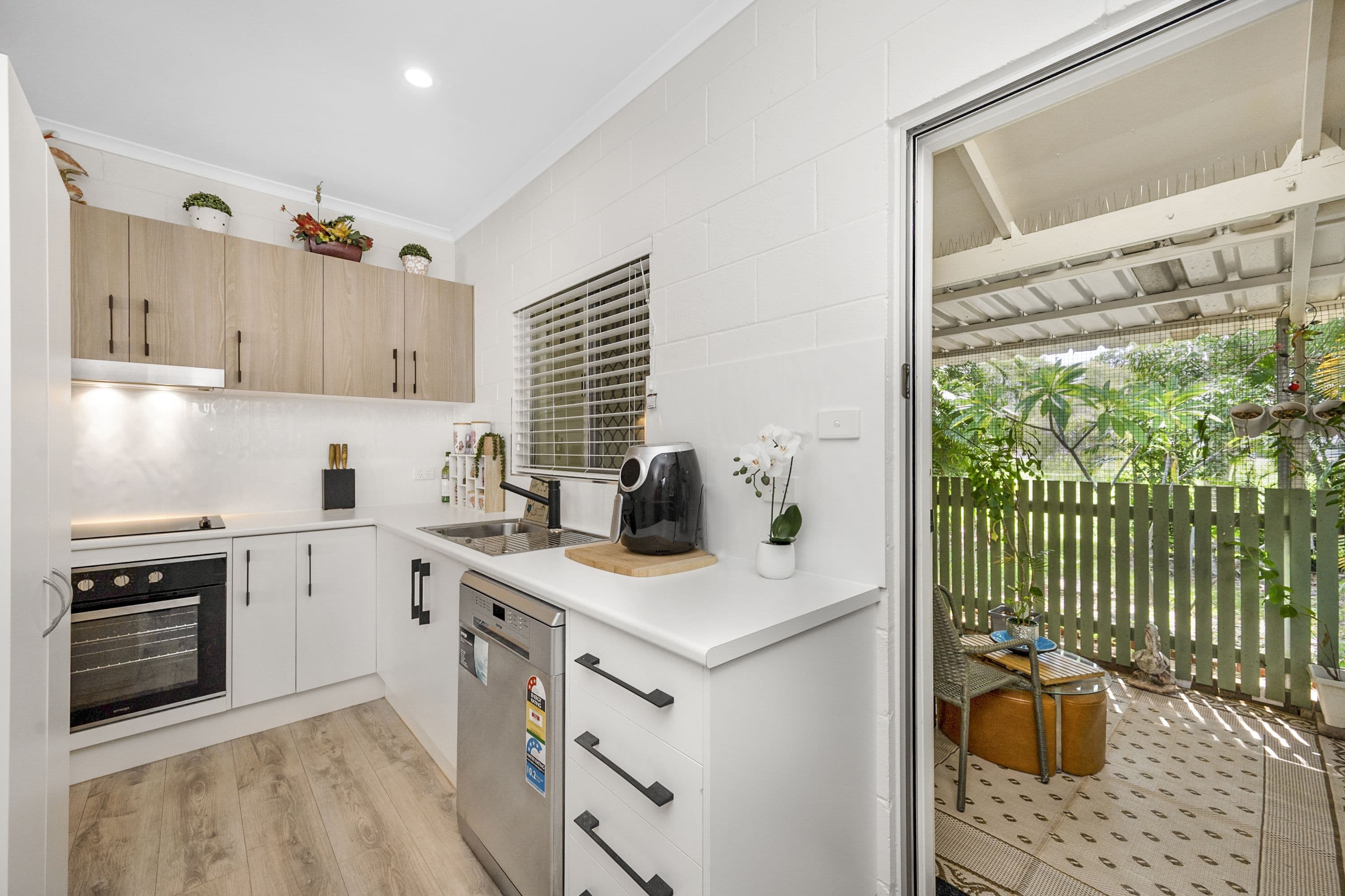 43 Surrey Street, Hyde Park QLD 4812, Hyde Park - Thumbnail 2