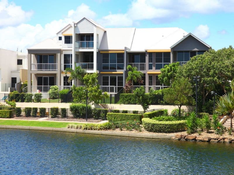 5021 Emerald Island Drive, CARRARA QLD 4211, Carrara - Thumbnail 2