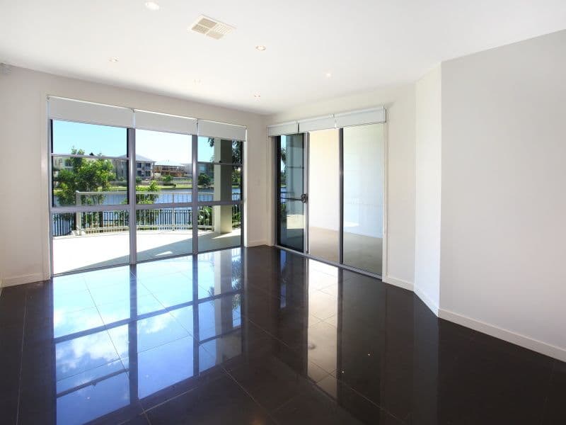 5021 Emerald Island Drive, CARRARA QLD 4211, Carrara - Thumbnail 5