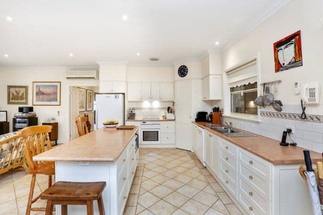 127 Leura Lane, Hamilton VIC 3300, Hamilton - Thumbnail 3