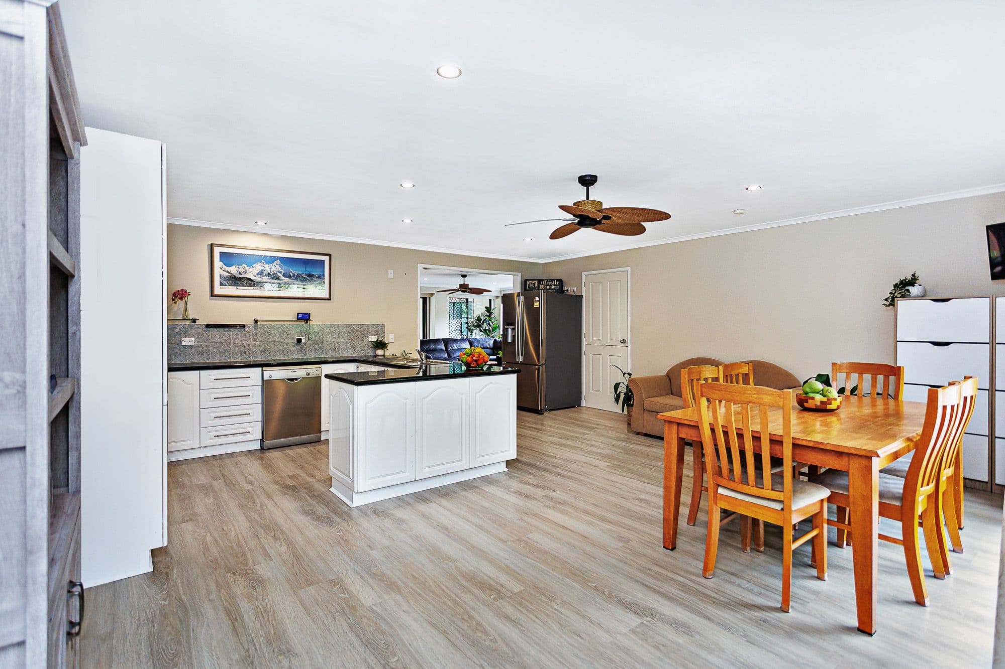 29 Kenneth Drive, Highland Park QLD 4211, Highland Park - Thumbnail 2