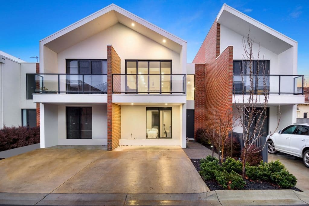 17 Monteith Place, Ballarat Central VIC 3350, Ballarat Central - Thumbnail 2