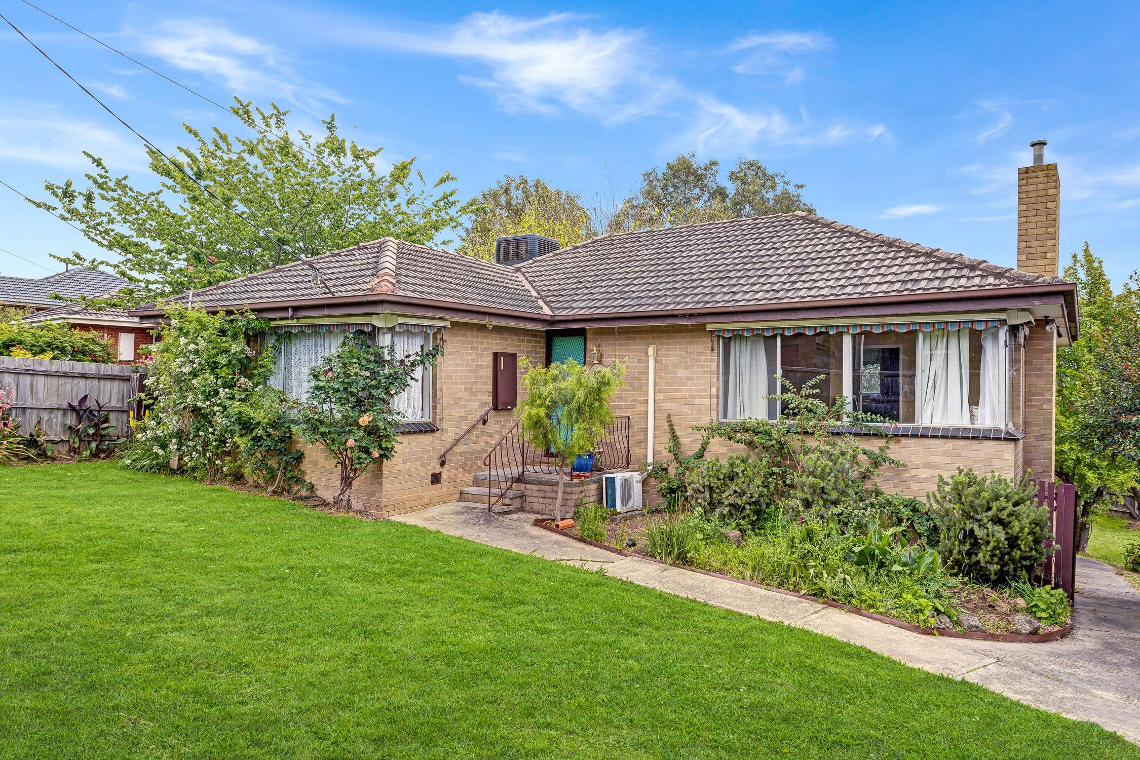 25 Numeralla Street, Mooroolbark VIC 3138, Mooroolbark - Thumbnail 2