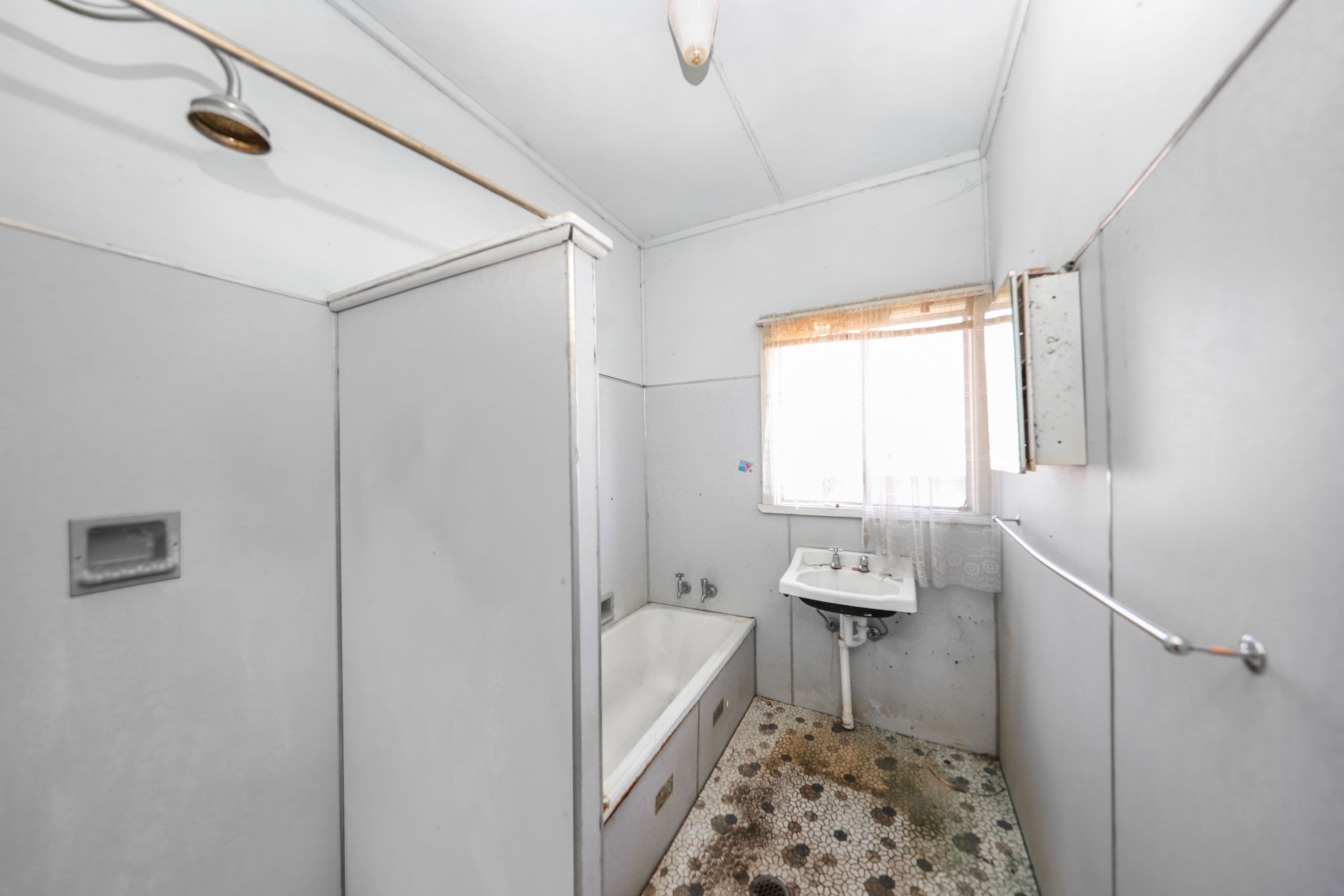89 Simpson Street, Tumut NSW 2720, Tumut - Thumbnail 4