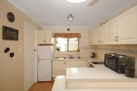 123 Taylor Street, NEWTOWN QLD 4350, Newtown - Thumbnail 2