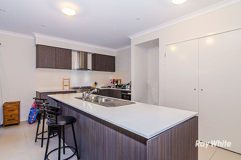 36 MacKillop Way, Clyde North VIC 3978, Clyde North - Thumbnail 2