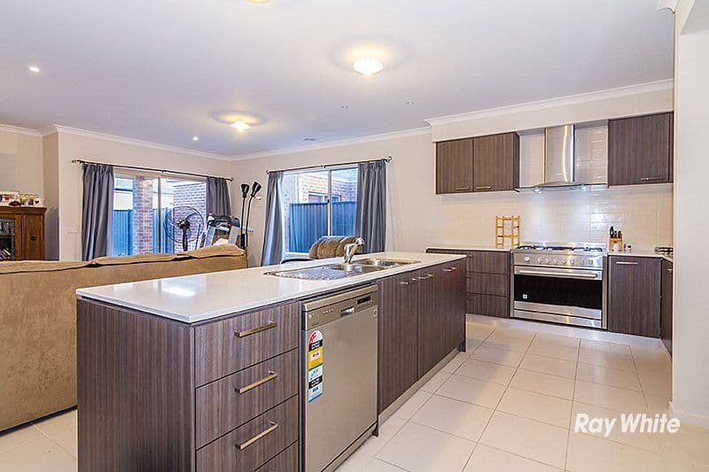36 MacKillop Way, Clyde North VIC 3978, Clyde North - Thumbnail 3