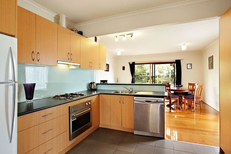 27 Charlton Crescent, RESERVOIR VIC 3073, Reservoir - Thumbnail 4