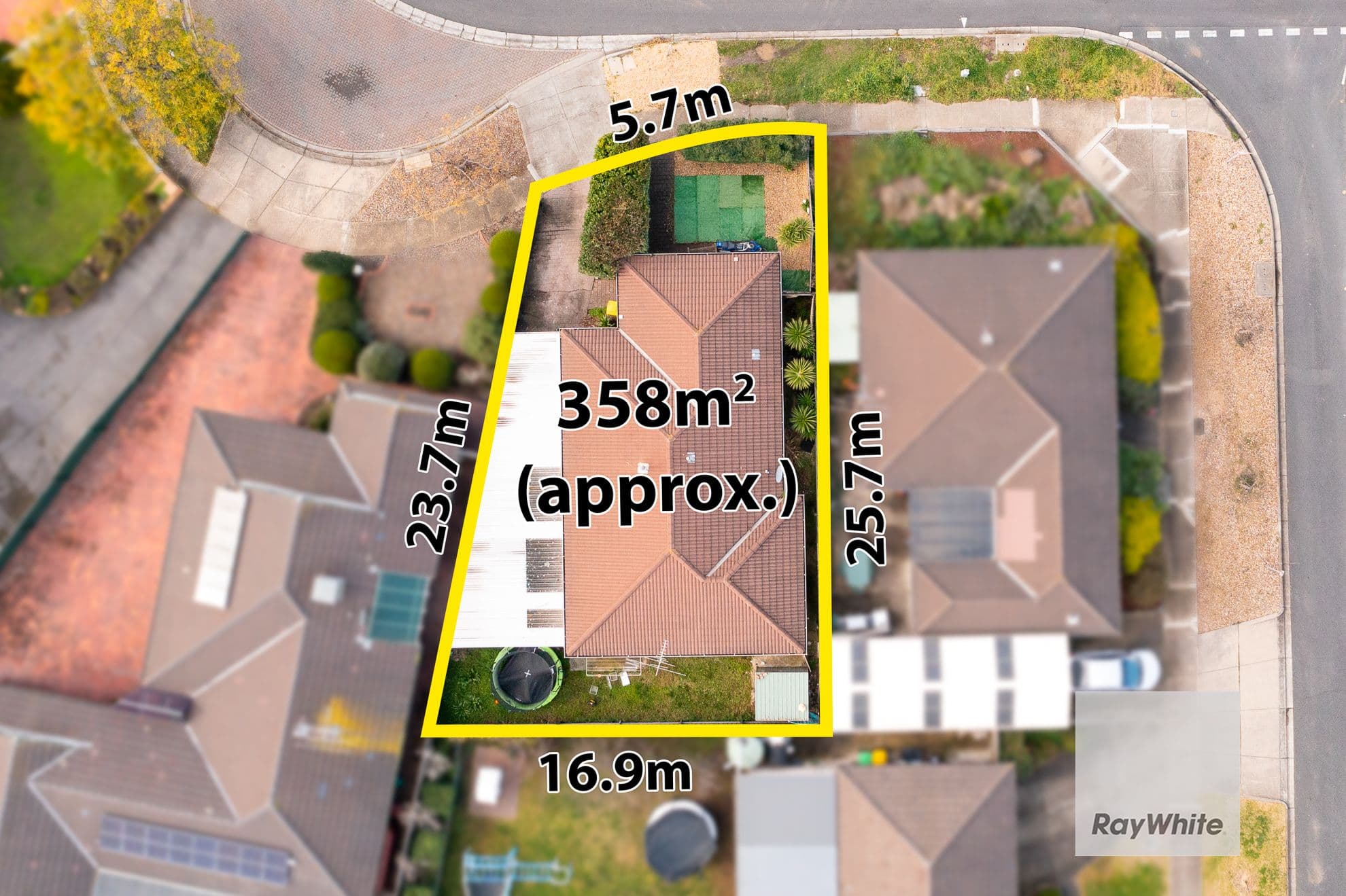 29 Silverdene Avenue, Sydenham VIC 3037, Sydenham - Thumbnail 2