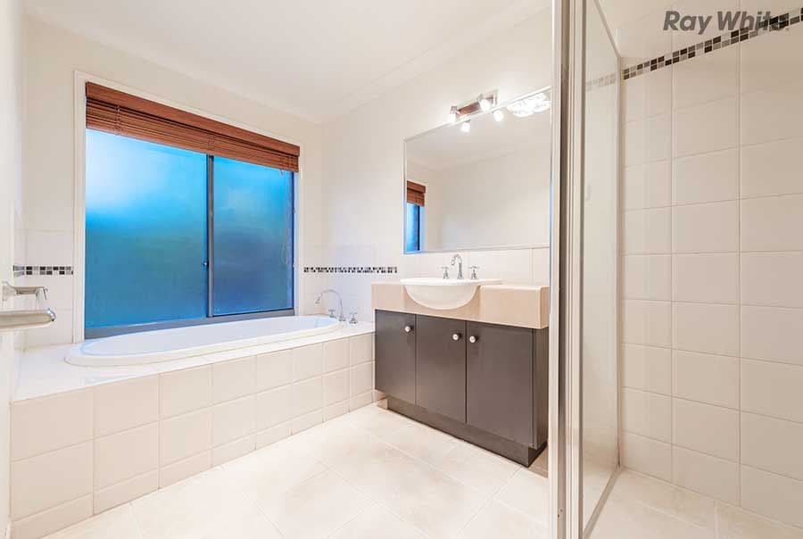 76 McCubbin Drive, Taylors Lakes VIC 3038, Taylors Lakes - Thumbnail 2