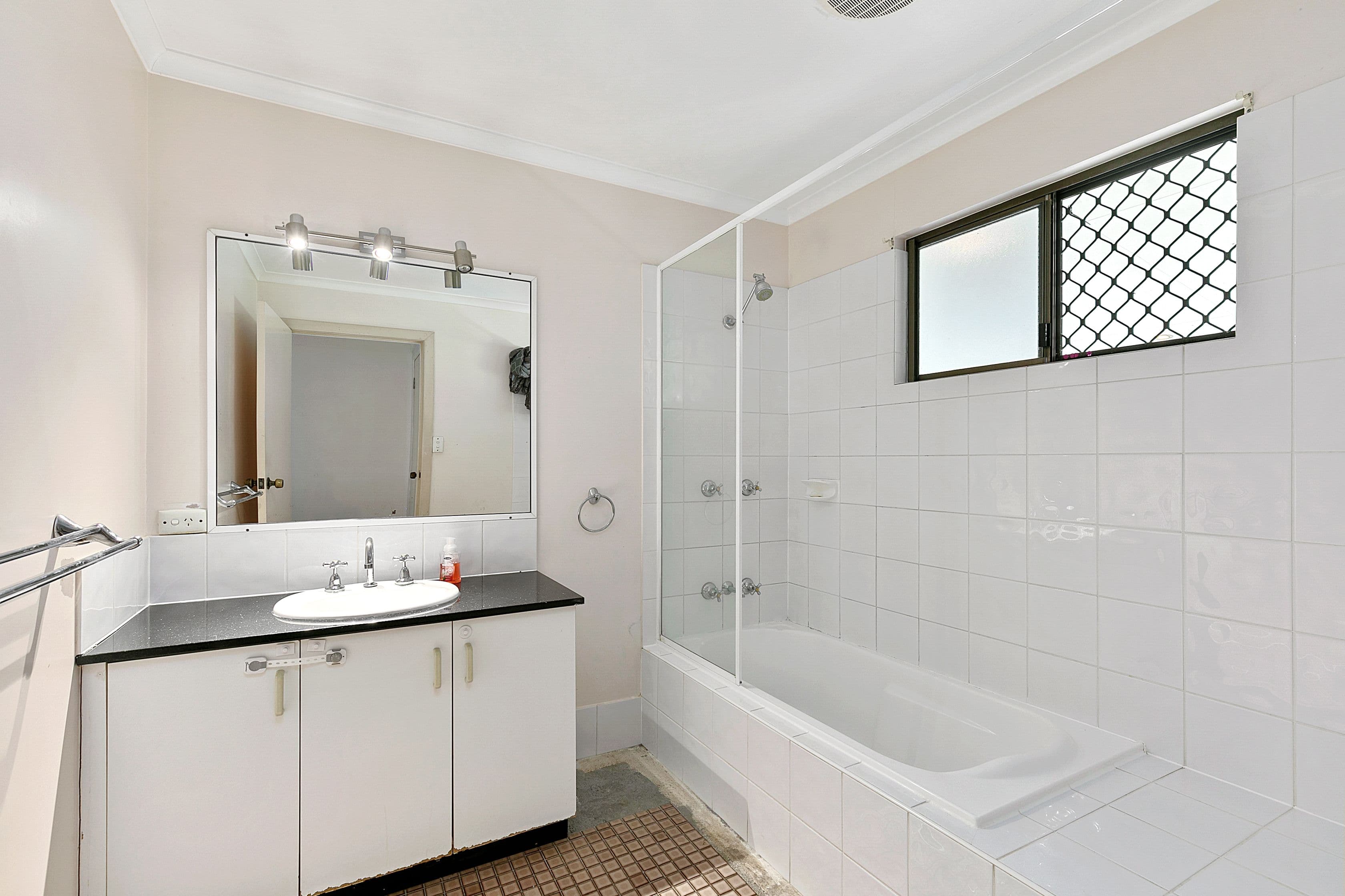 13 Yangoora Street, White Rock QLD 4868, White Rock - Thumbnail 7