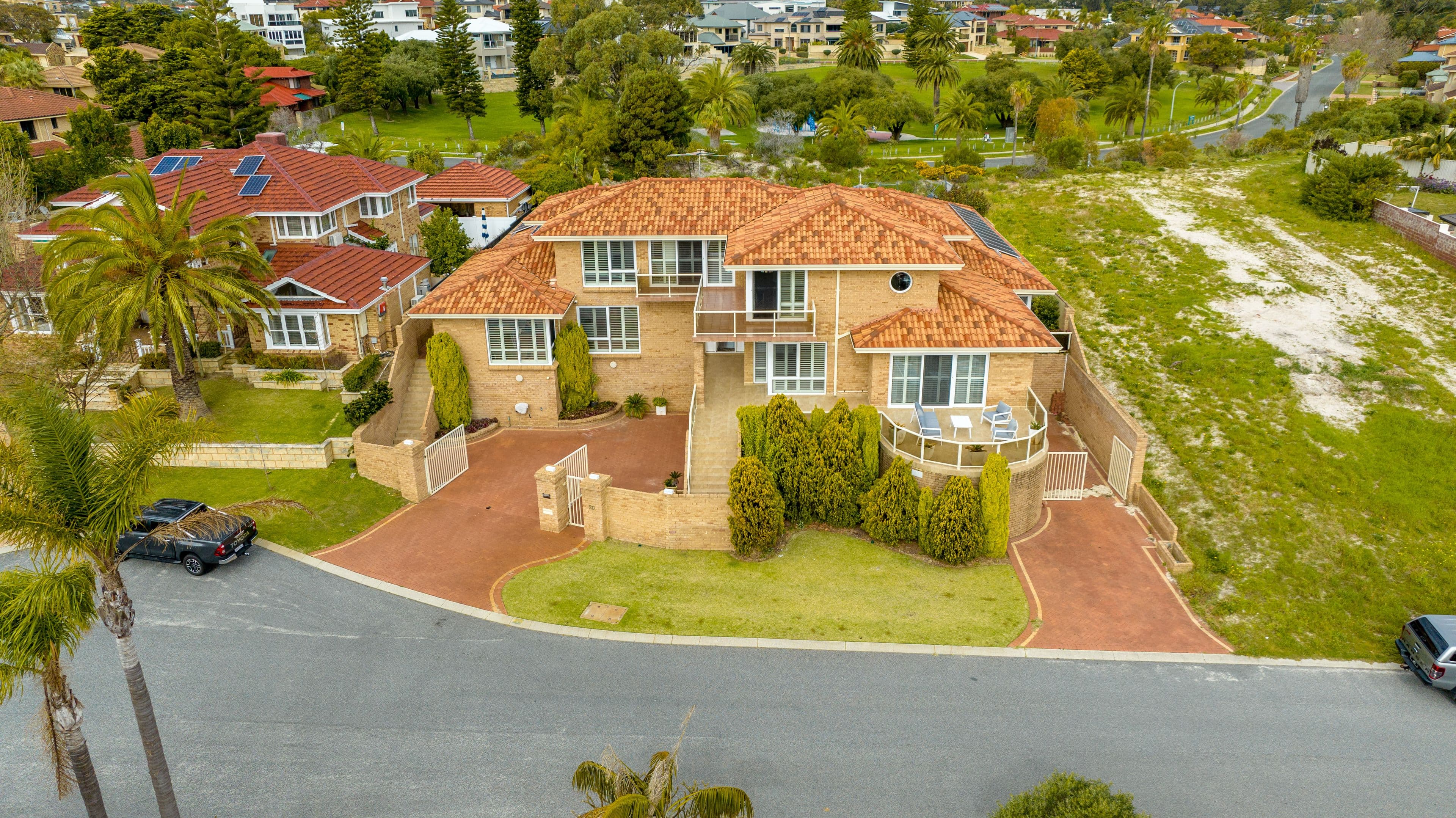 20 Vaucluse Place, Kallaroo WA 6025, Kallaroo - Image 1