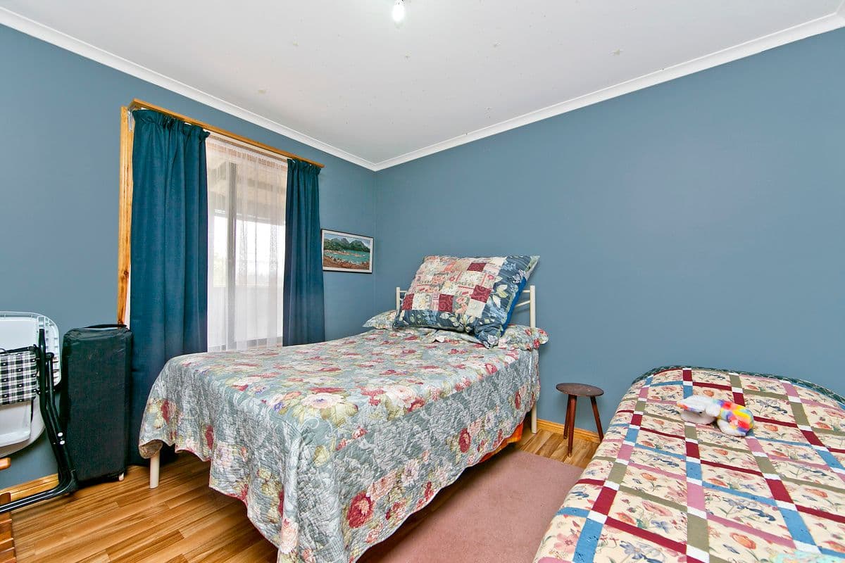 6 The Crescent, NURIOOTPA SA 5355, Nuriootpa - Thumbnail 8