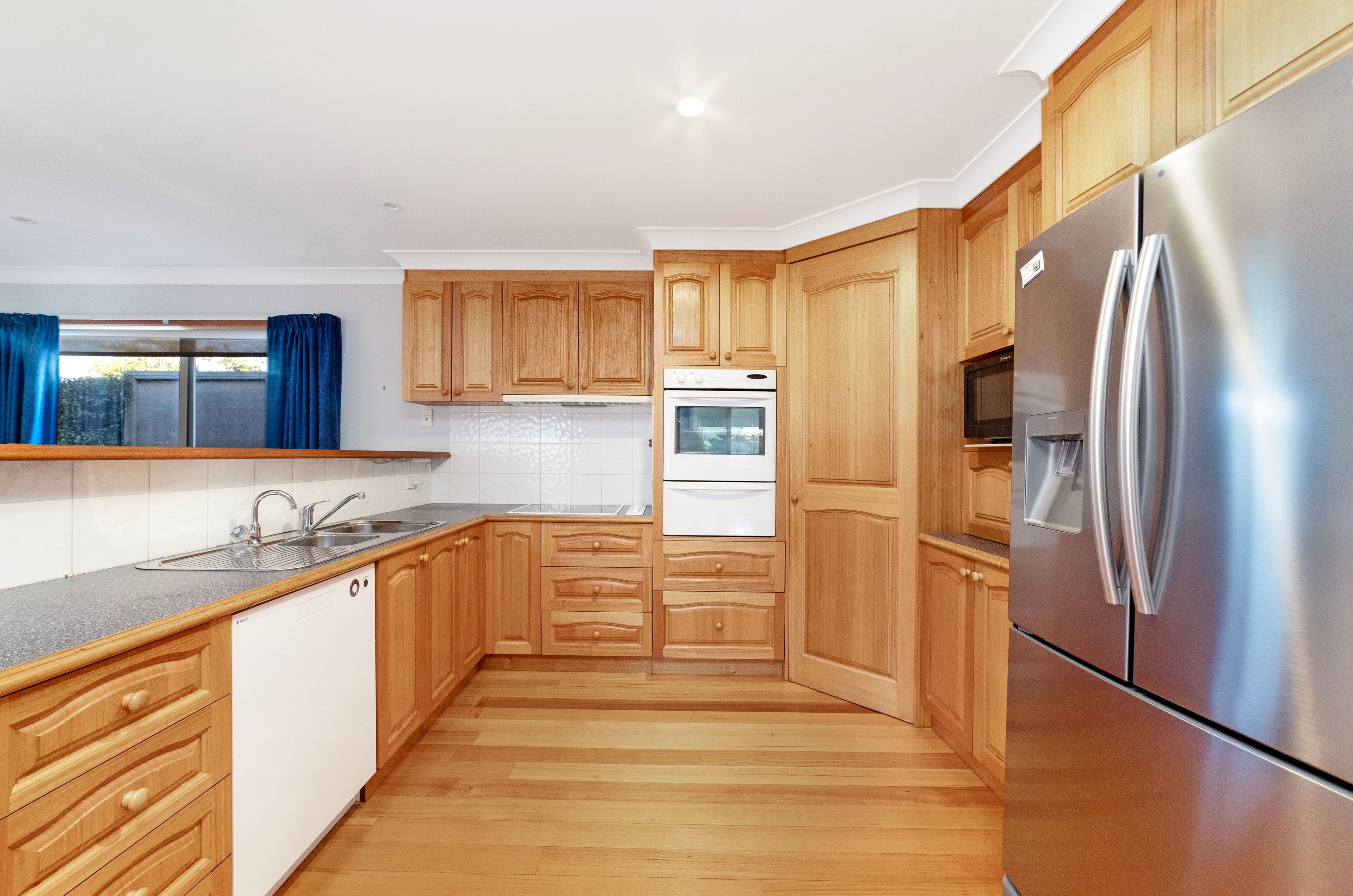 10 Carramar Crescent, Warrnambool VIC 3280, Warrnambool - Thumbnail 2