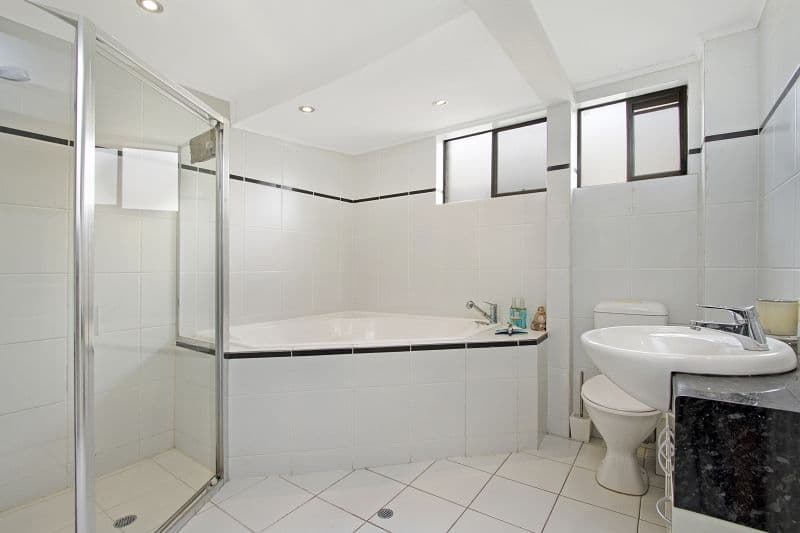 4 'Cascade Lodge' 16 Rosewood Avenue, Broadbeach QLD 4218, Broadbeach - Thumbnail 4