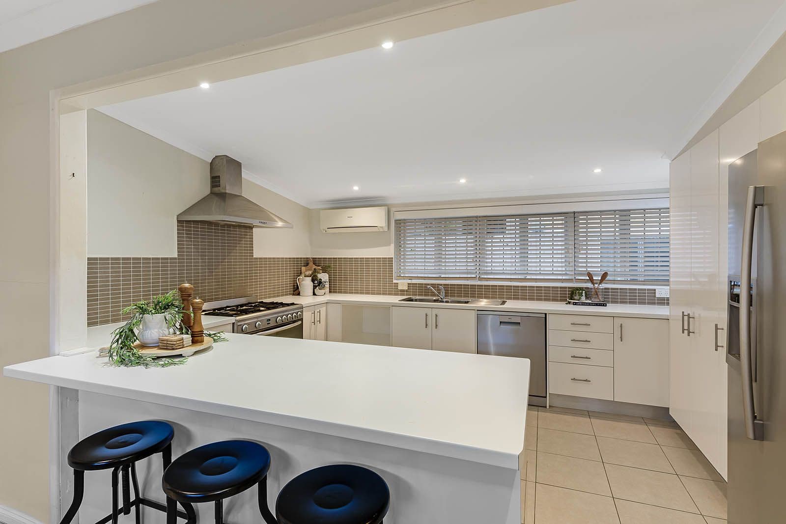 11 Aberfeldy Street, Kenmore QLD 4069, Kenmore - Thumbnail 8