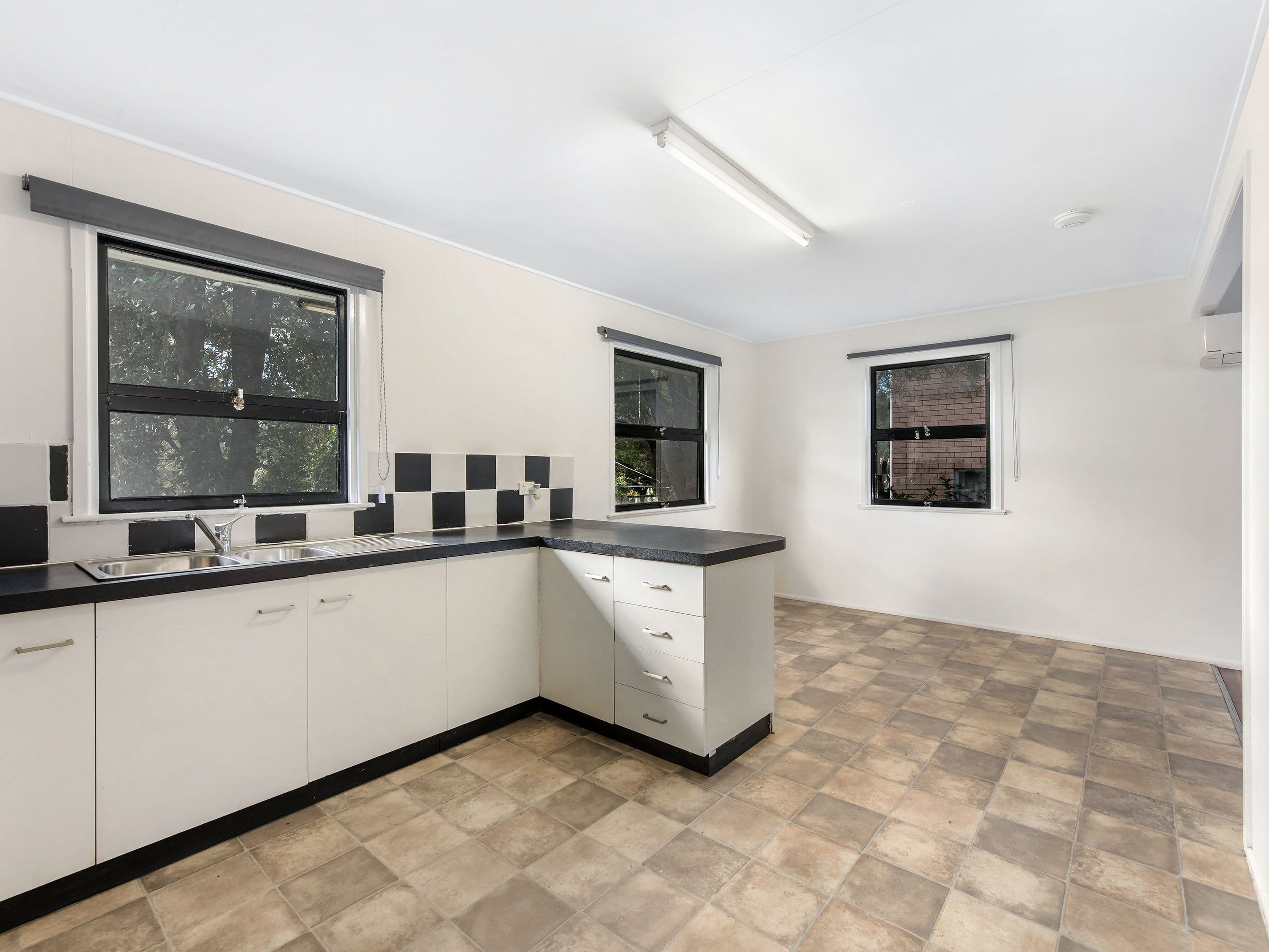 99 Williams Street West, Coalfalls QLD 4305, Coalfalls - Thumbnail 7