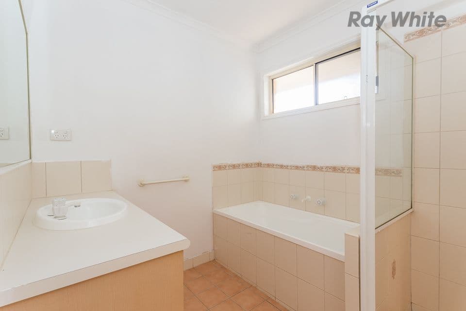 5 Mahlan Close, Hillside VIC 3037, Hillside - Thumbnail 6
