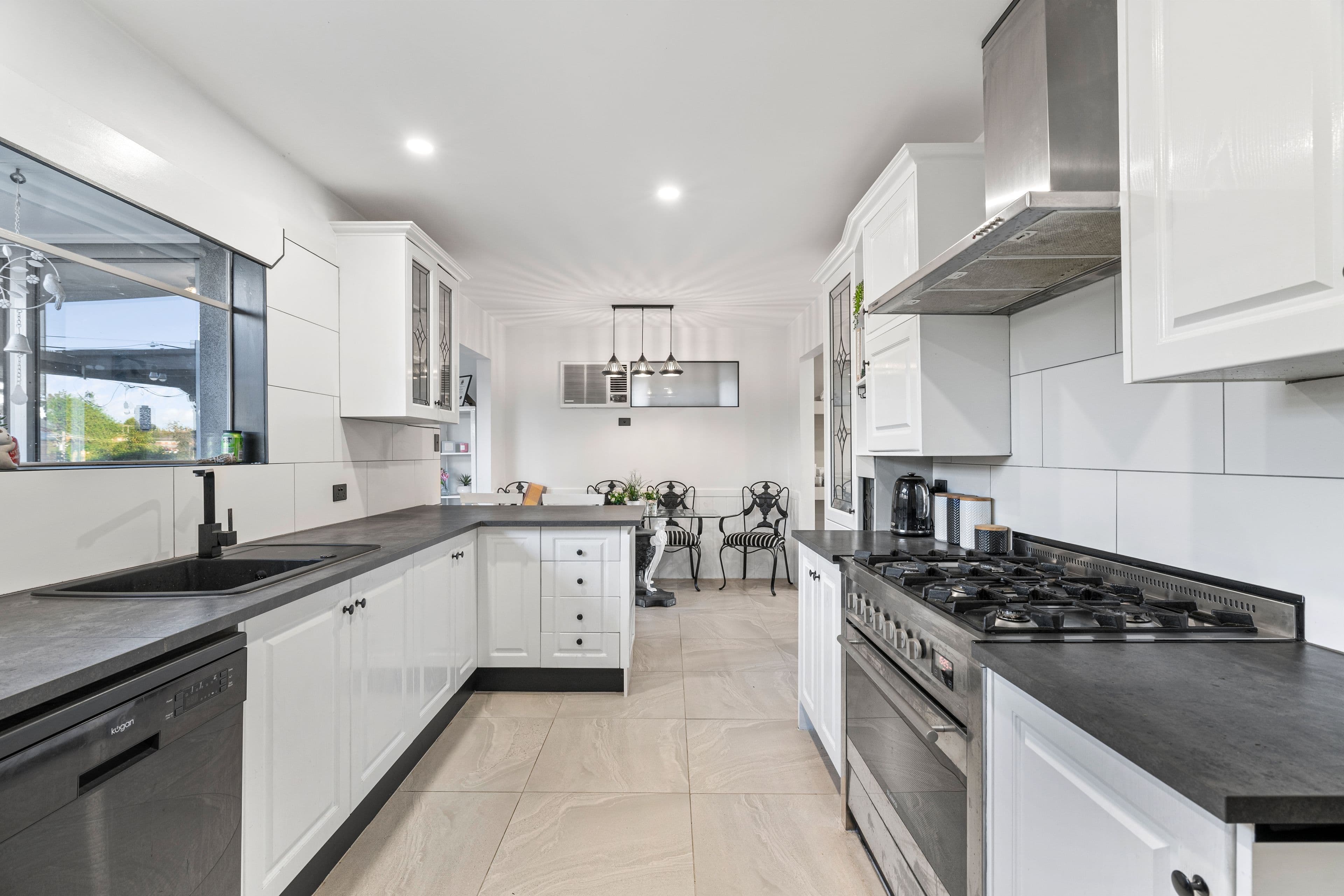 180 Cameron Parade, Watsonia North VIC 3087, Watsonia North - Thumbnail 3