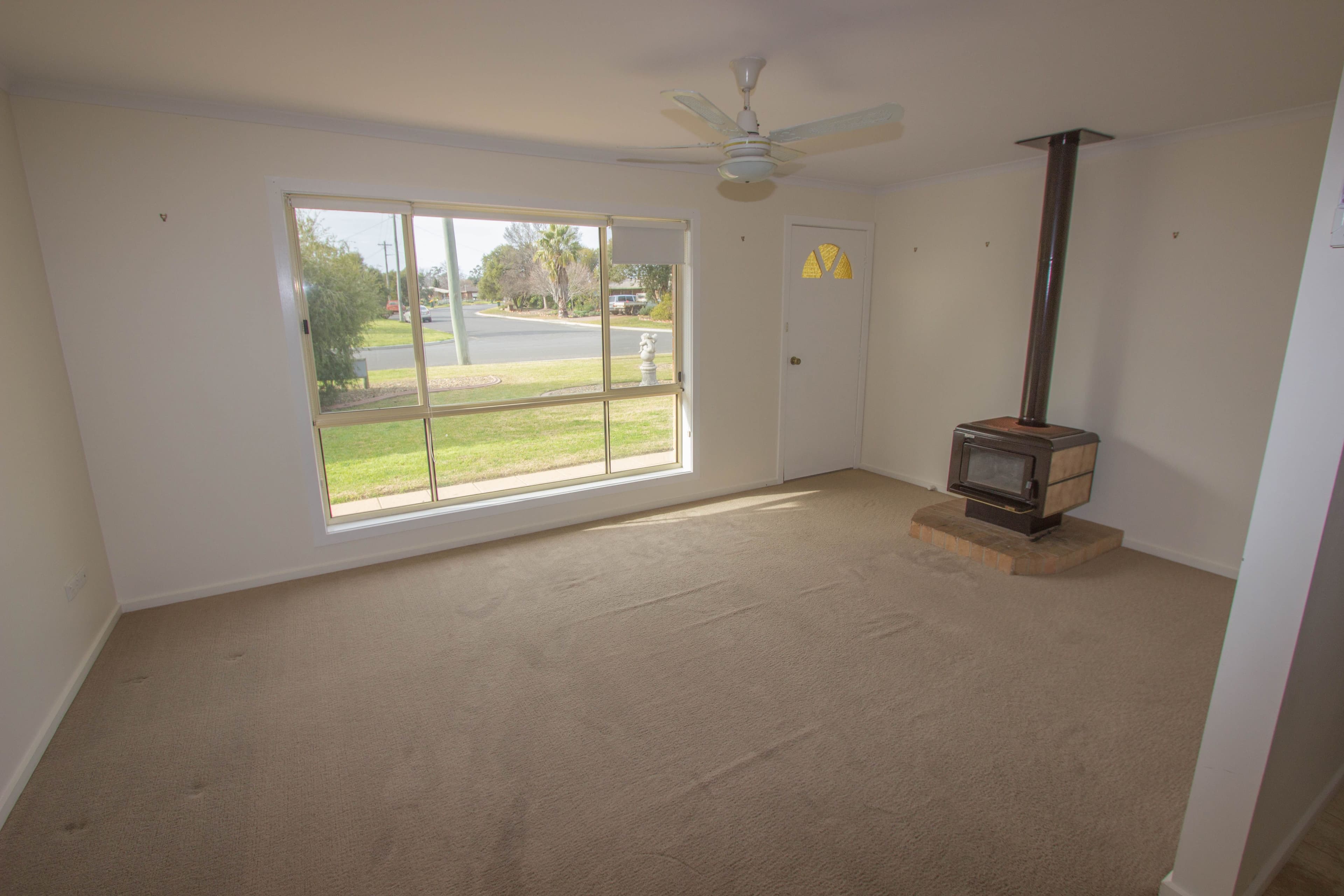 37 Sandpiper Street, Coleambally - Thumbnail 2